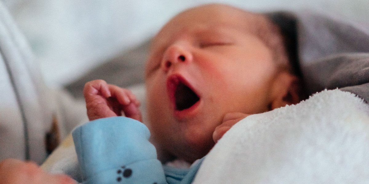 Can newborns sleep outlet in their own room